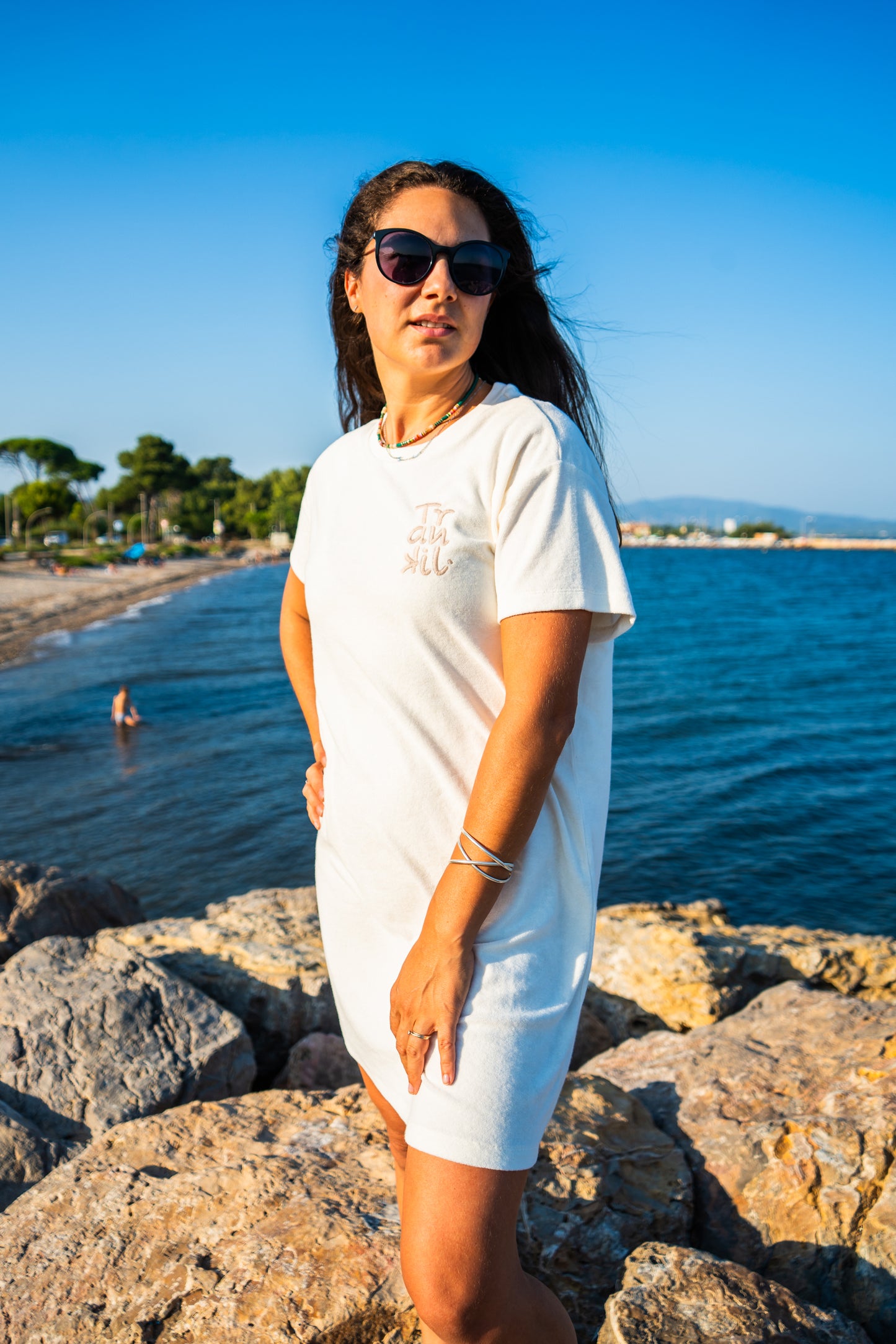 robe en matière éponge pour femme couleur crème
