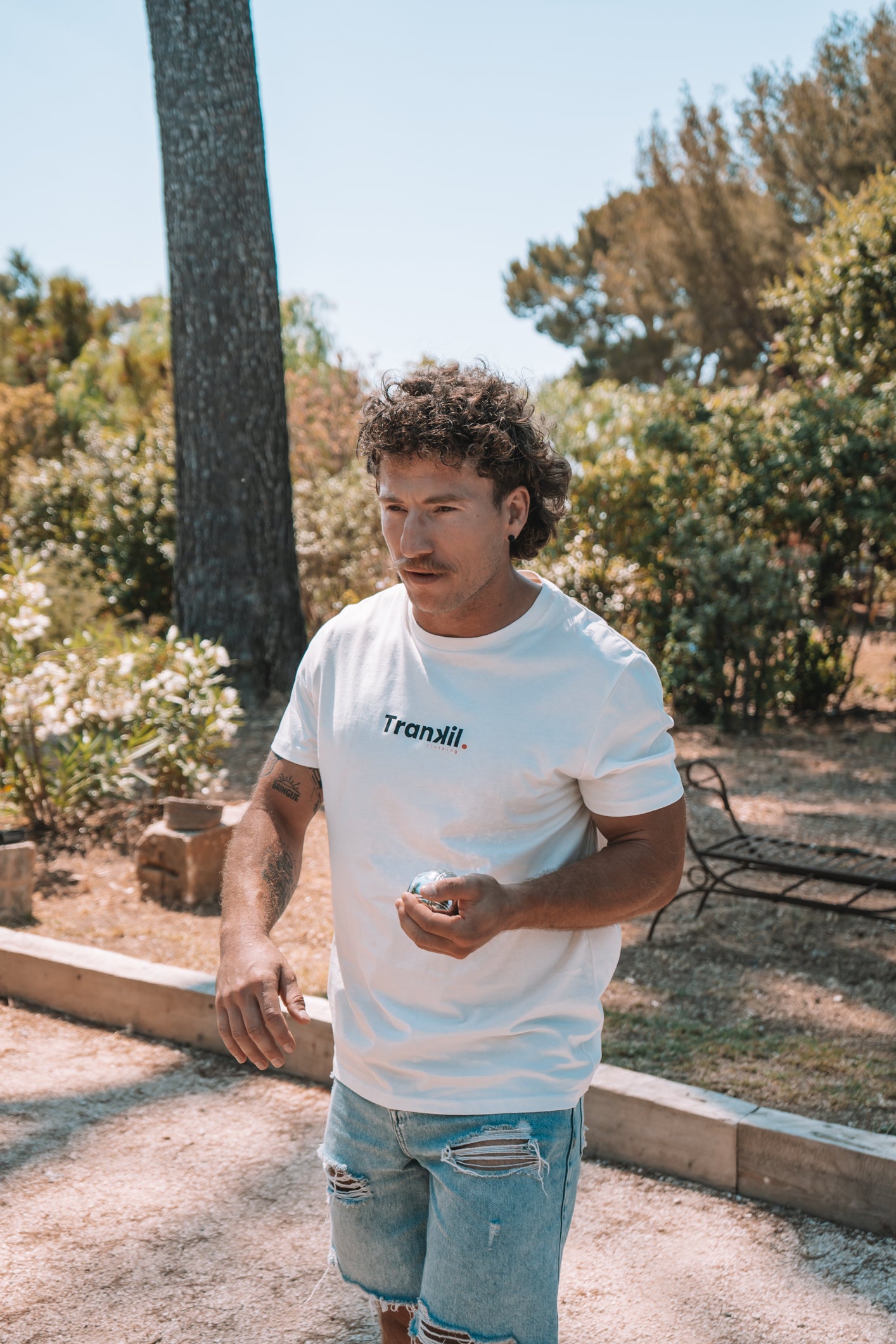T-shirt crème avec logo devant
