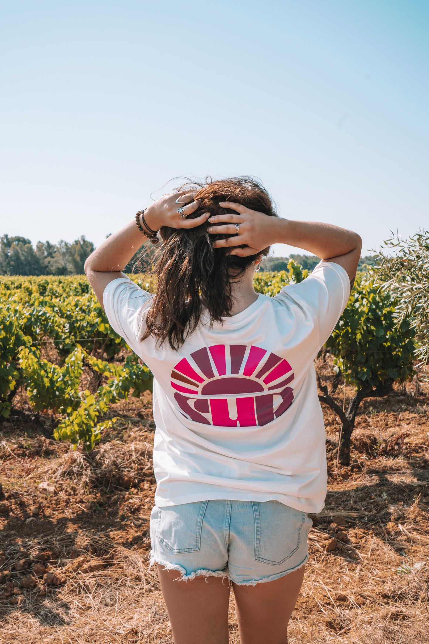 t-shirt coupe droite pour un look chill avec imprimé dans le dos.