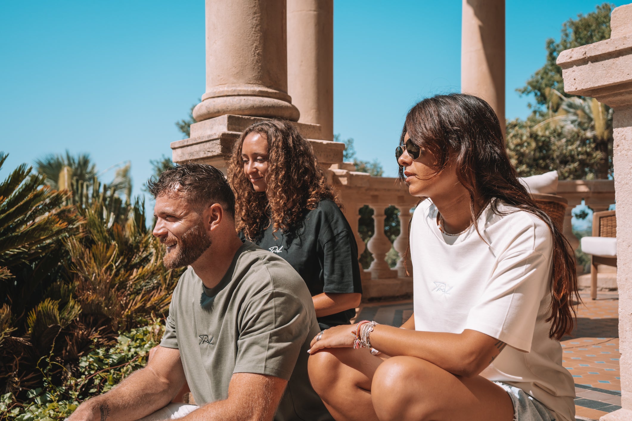 ensemble des différents tshirt oversize brodé en coton bio unisexe